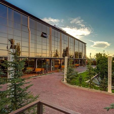 Karagat Hotel 카라콜 외부 사진