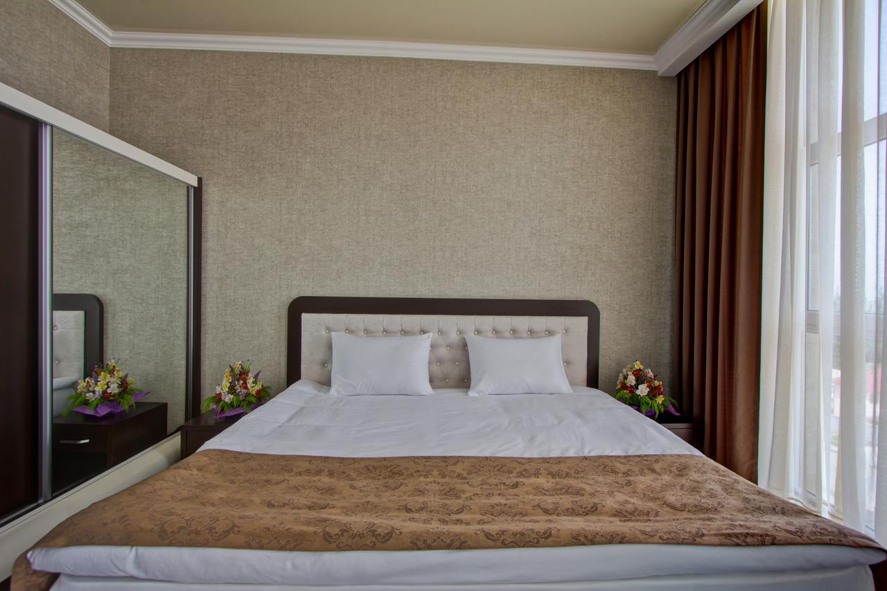 Karagat Hotel 카라콜 외부 사진