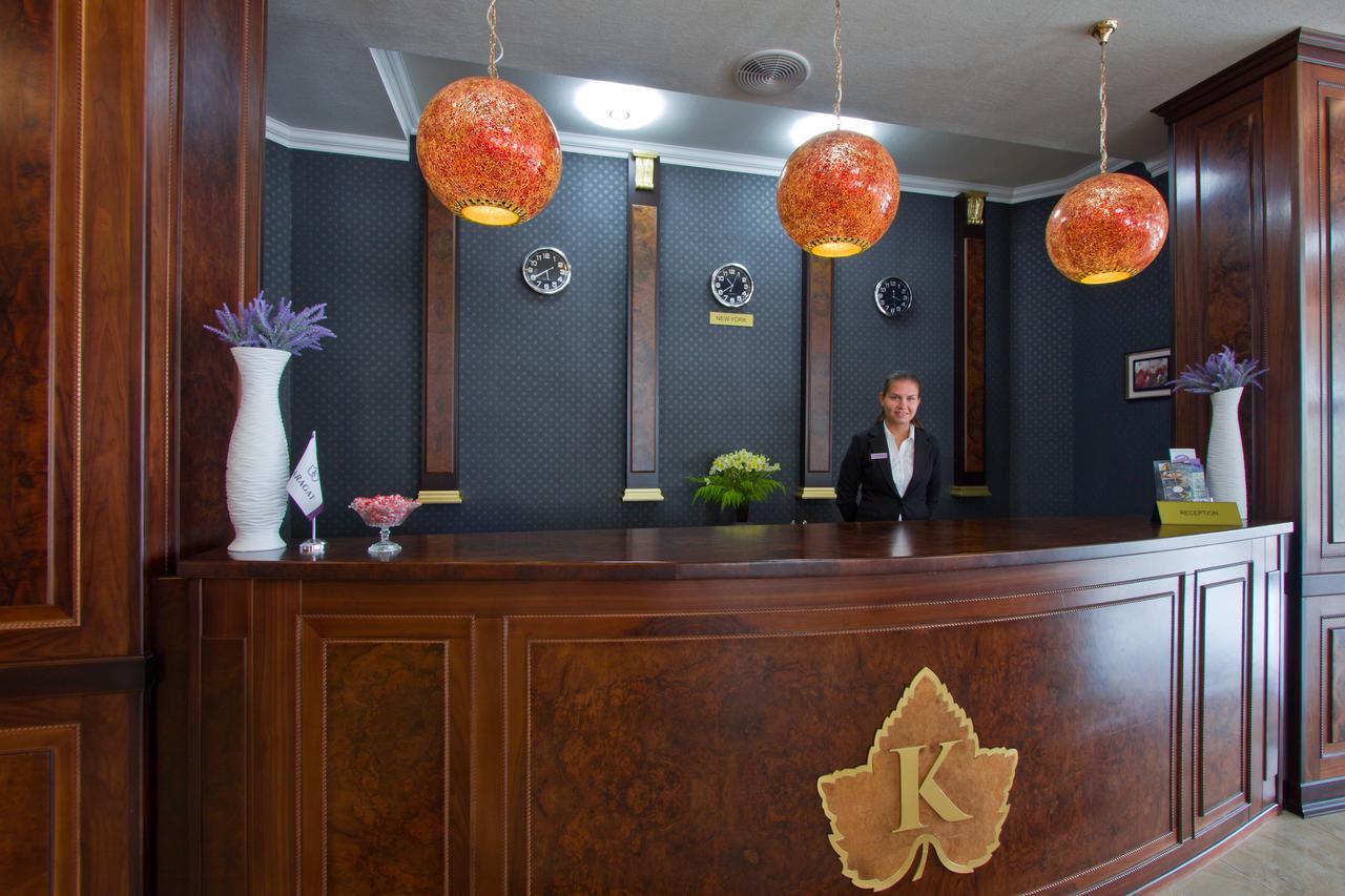 Karagat Hotel 카라콜 외부 사진