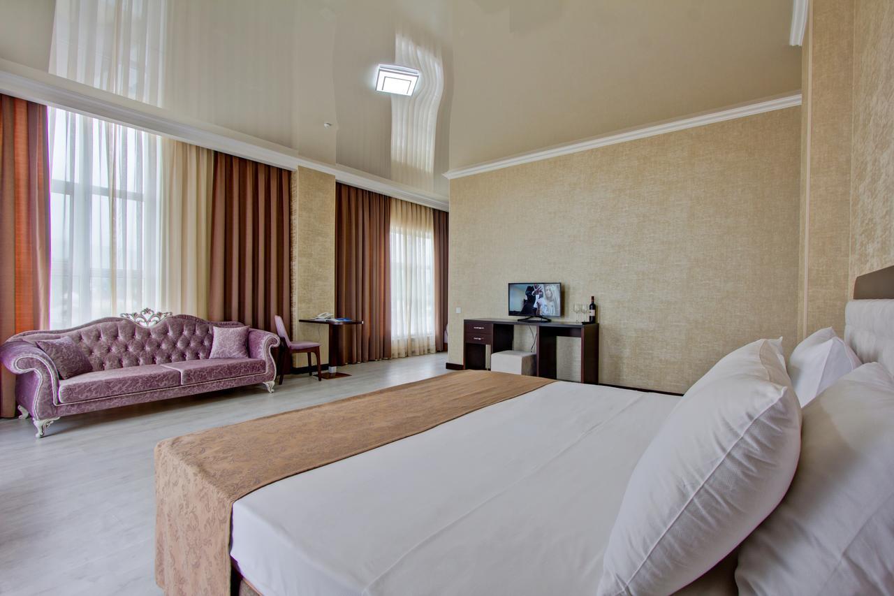 Karagat Hotel 카라콜 외부 사진