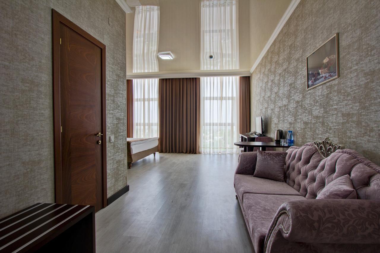 Karagat Hotel 카라콜 외부 사진