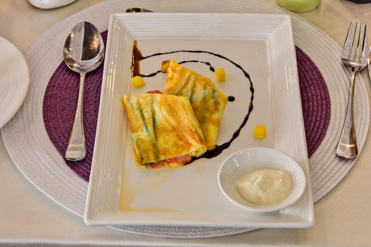 Karagat Hotel 카라콜 외부 사진