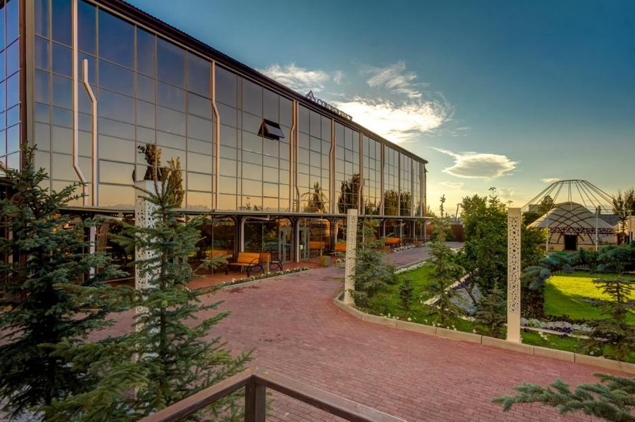 Karagat Hotel 카라콜 외부 사진