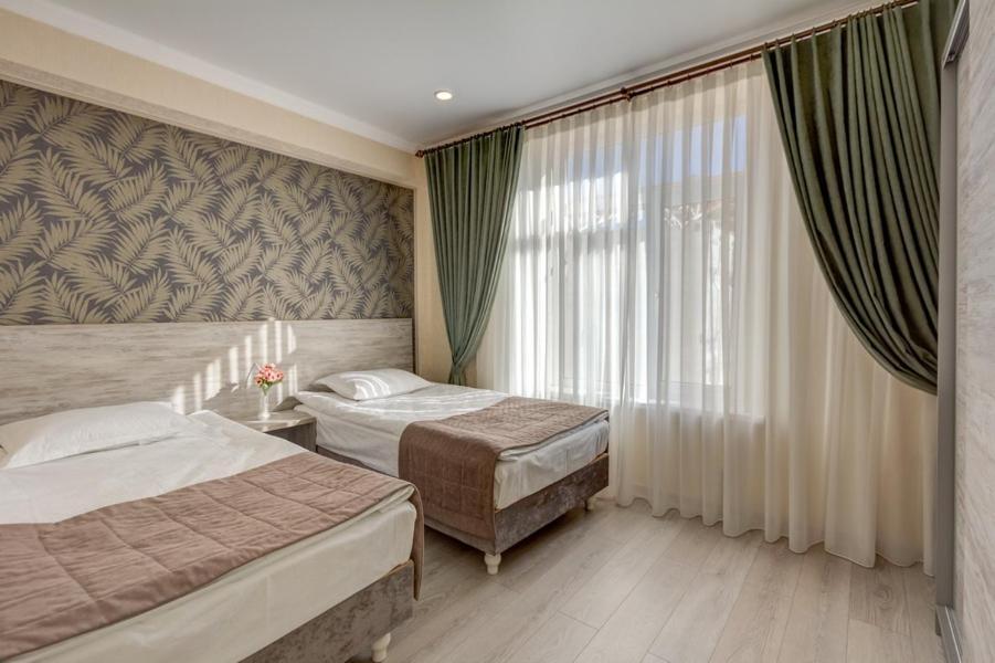 Karagat Hotel 카라콜 외부 사진